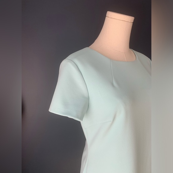 Tommy Hilfiger dress. Size 6. - Picture 5 of 12